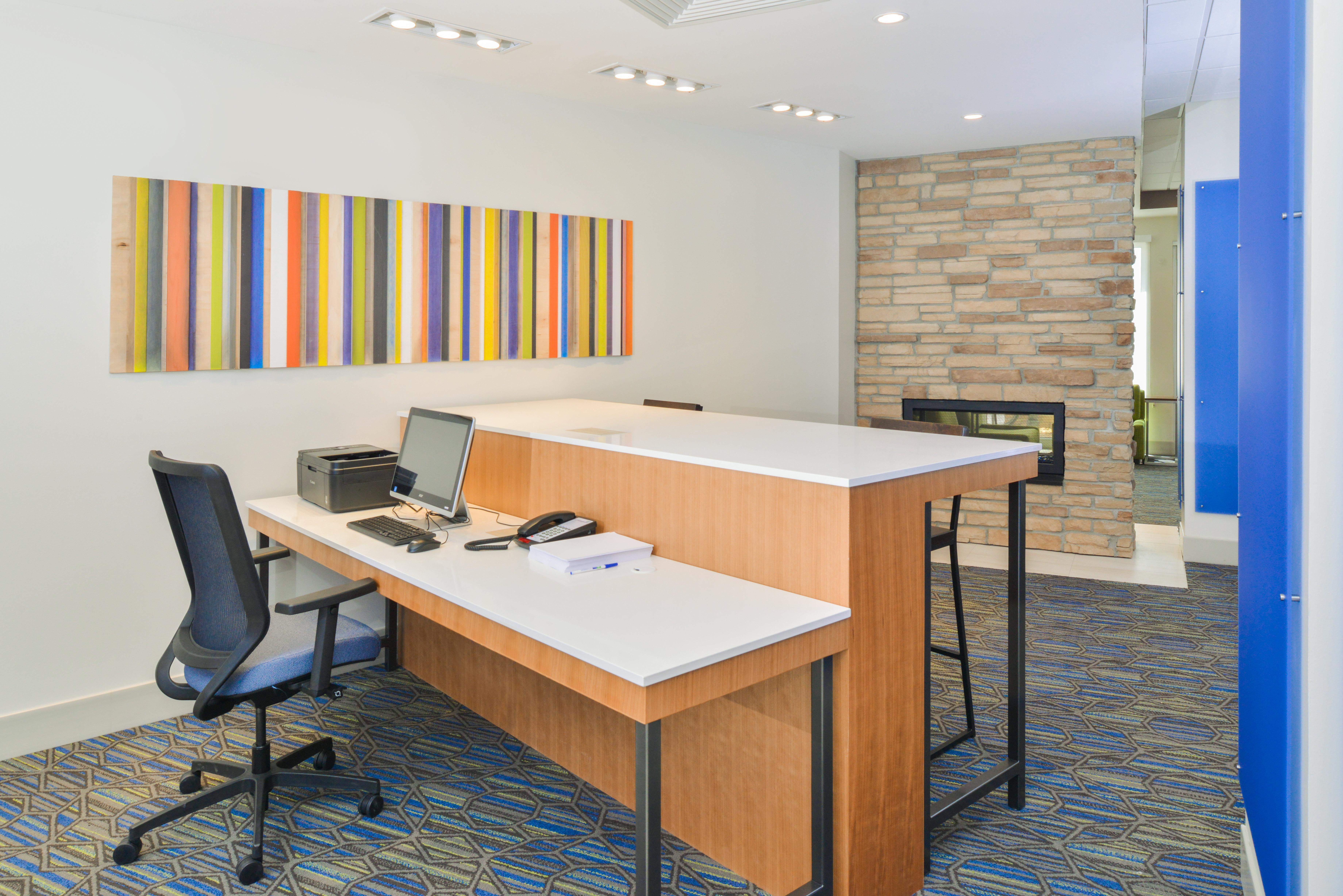 Holiday Inn Express & Suites - Chadron By Ihg Dış mekan fotoğraf