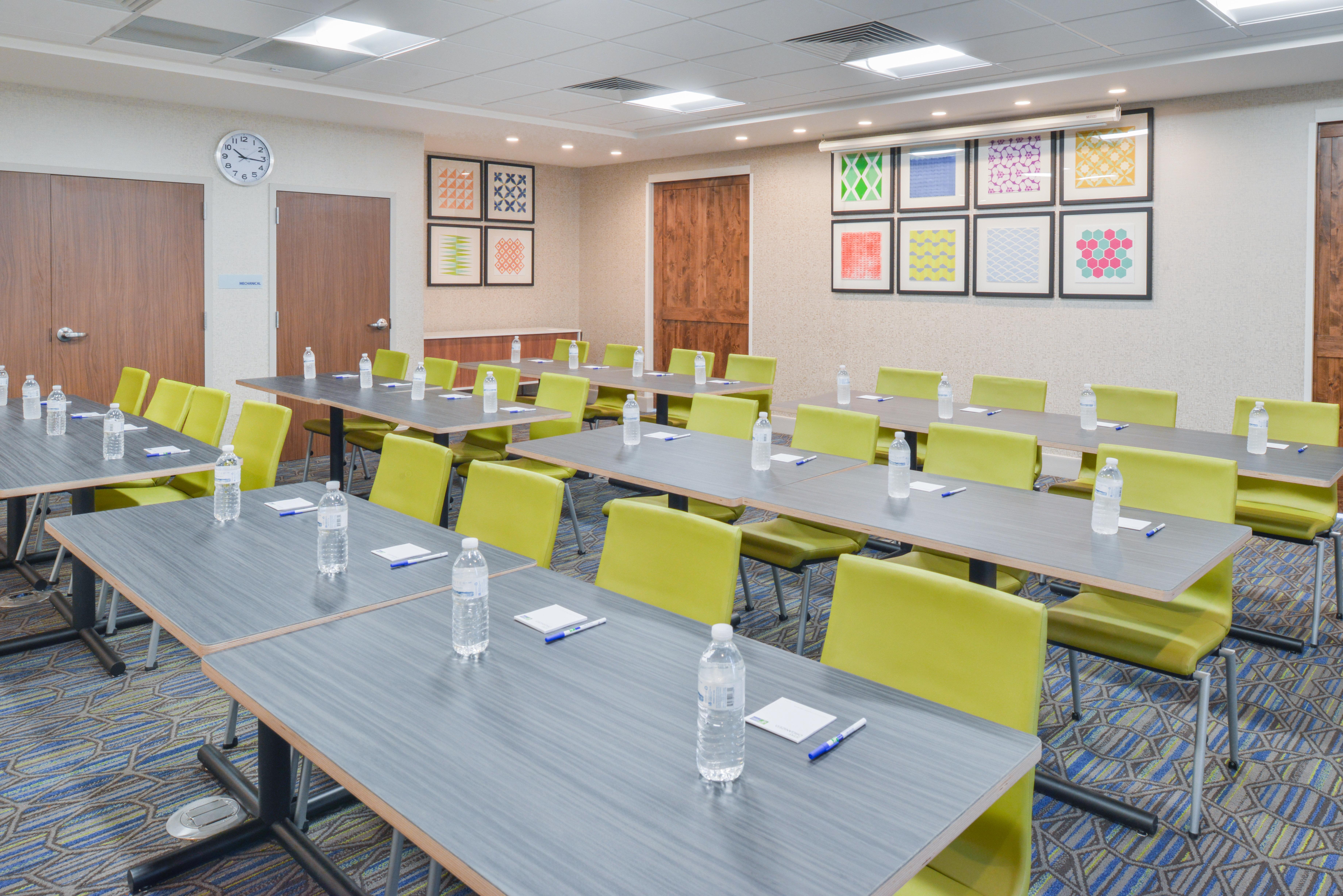 Holiday Inn Express & Suites - Chadron By Ihg Dış mekan fotoğraf