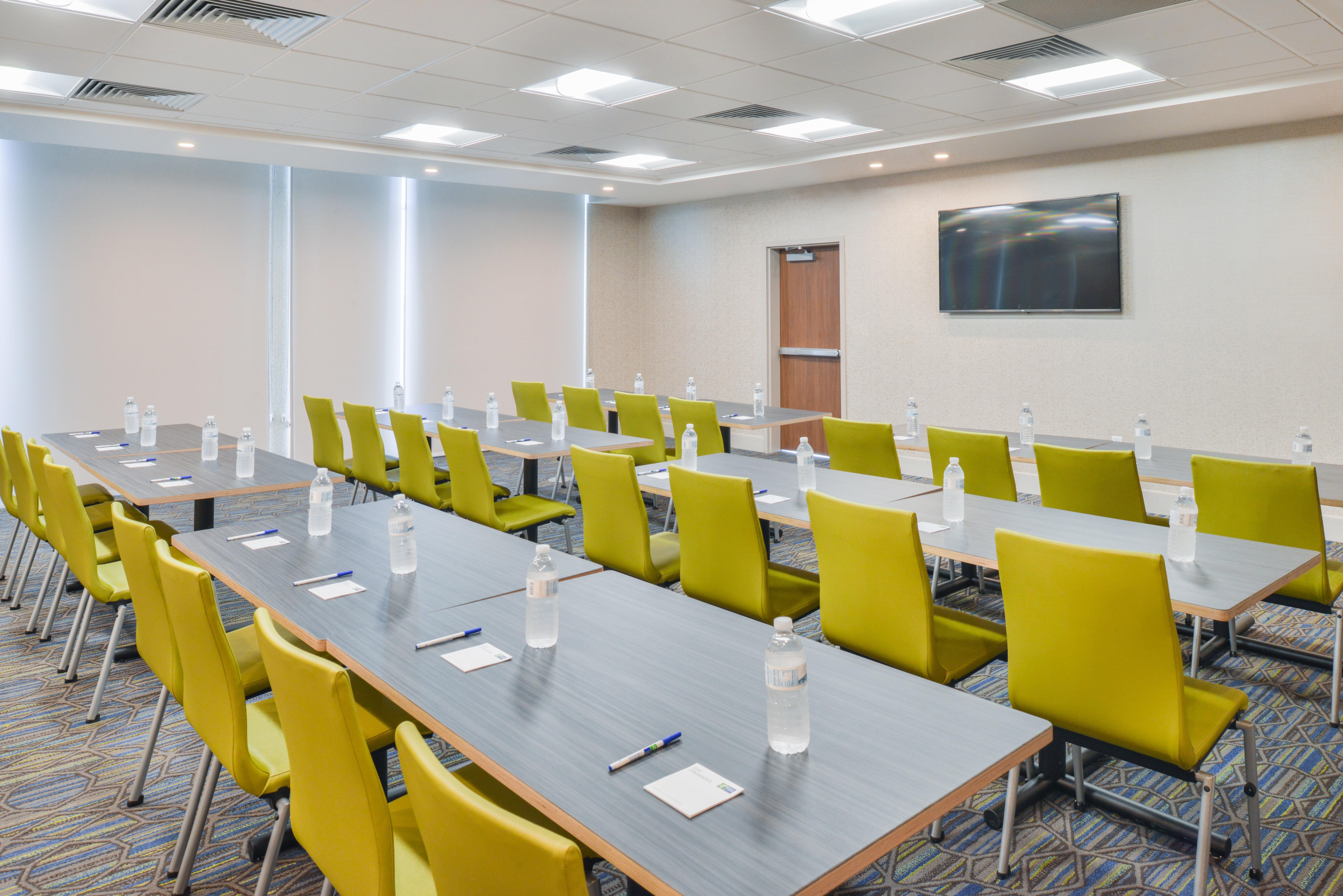 Holiday Inn Express & Suites - Chadron By Ihg Dış mekan fotoğraf